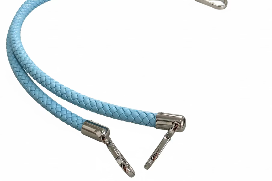 Snap it — braided interchangeable handle