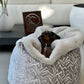 Adorno para cueva de cama para perros Hideaway