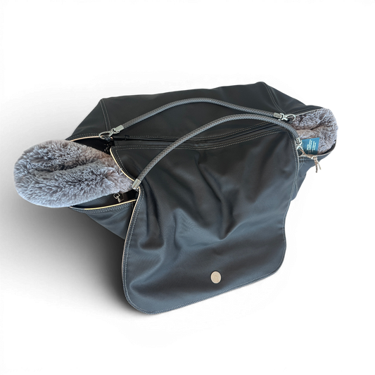Weekender 4Seasons — Black with contrast stitching, size M