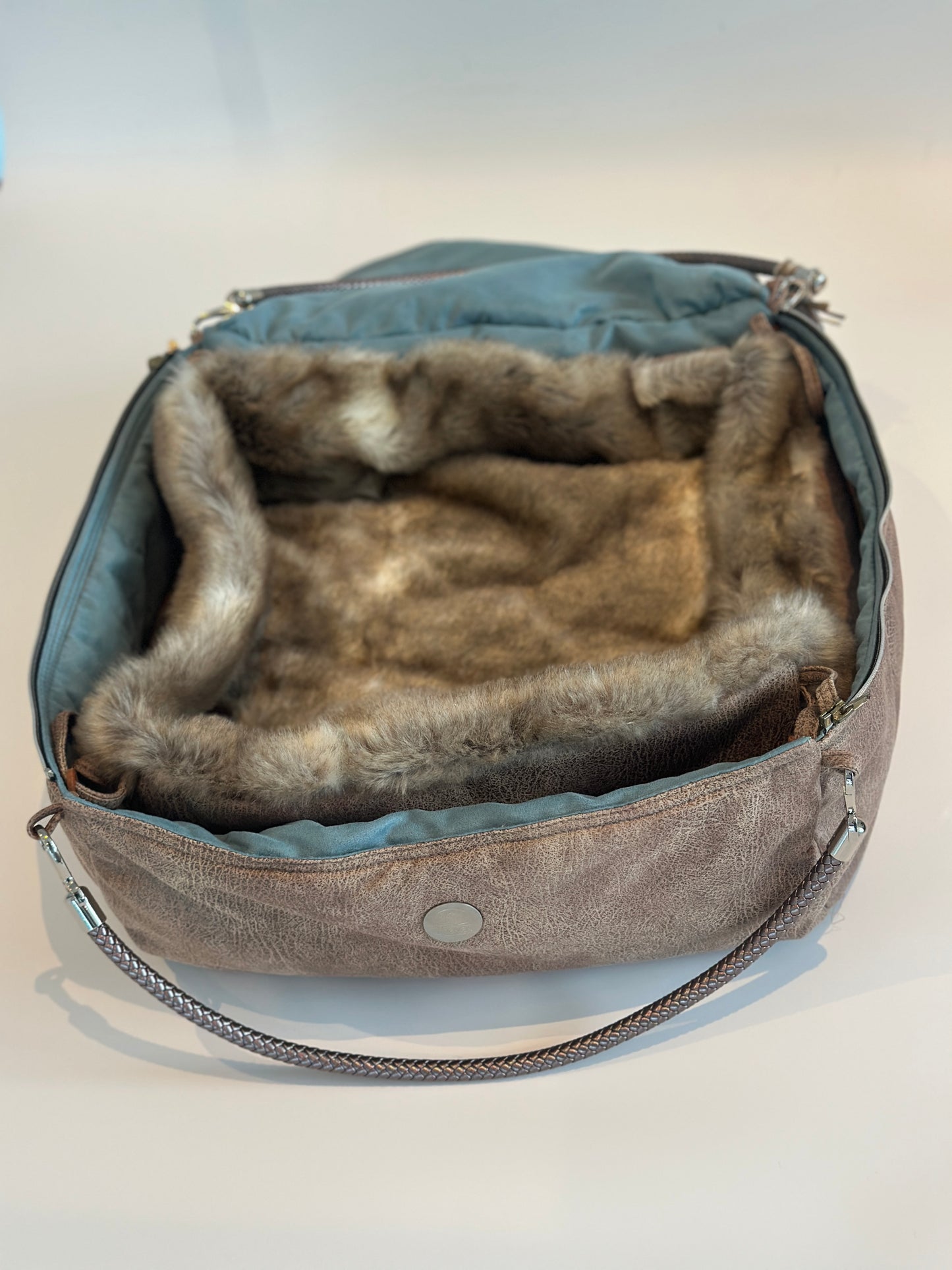 Weekender 4Seasons — Taupe with crossbody strap, size M