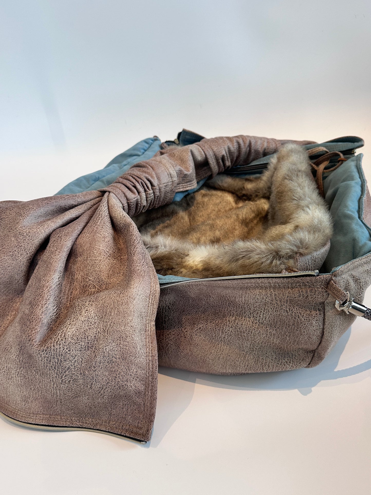 Weekender 4Seasons — Taupe with crossbody strap, size M